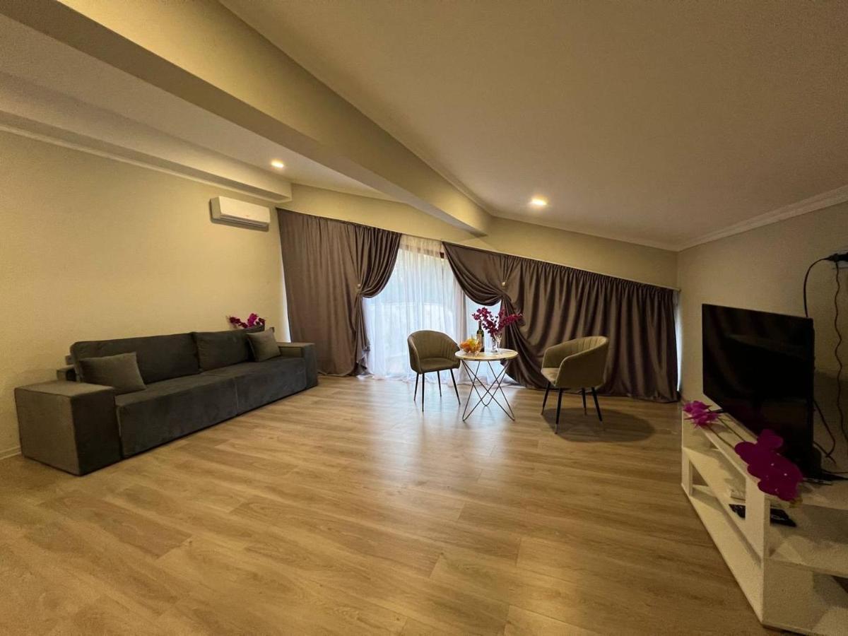 Hotel "Triglit" 가그라 외부 사진